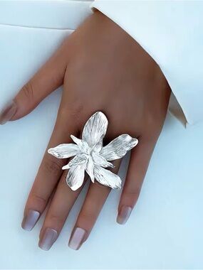 Silver Floral Statement Ring - adjustable size